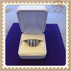 ‼️Flash Sale‼️genuine sapphire and diamonds ring